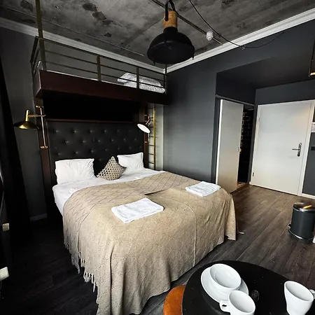 R13 - A Townhouse Otel 2*