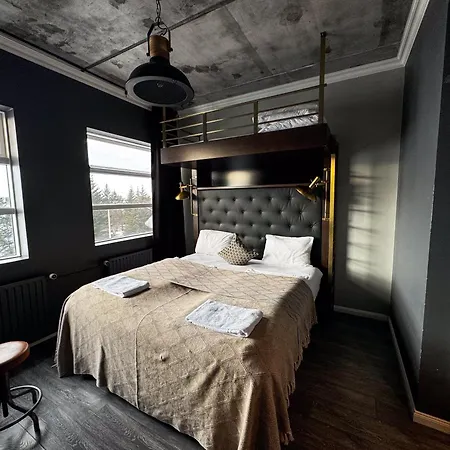 Otel R13 - A Townhouse 2*