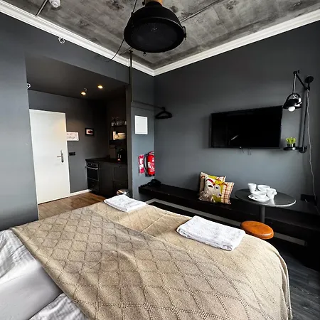 Otel R13 - A Townhouse 2*